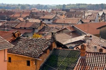 I tetti di Mezzomerico dal sagrato della parrocchiale (foto di Alessandro Vecchi - 2013)