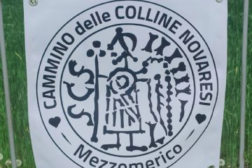 Riproduzione del timbro del Cammino delle Colline Novaresi ispirato ai tremissi, monete d'oro longobarde, ritrovati sul territorio di Mezzomerico.